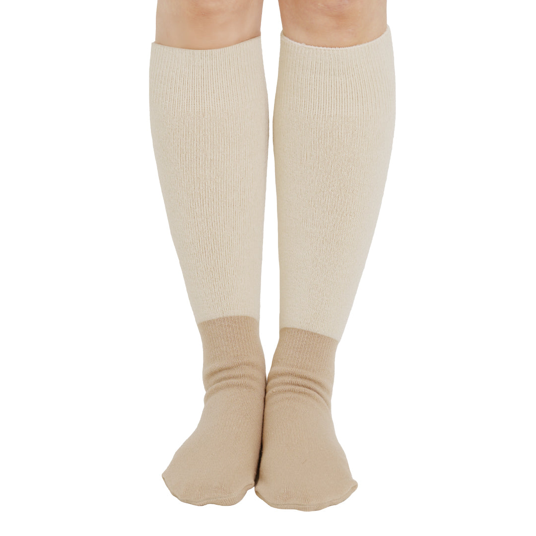 靴が履けるレッグウォーマーいらずのあったかソックス